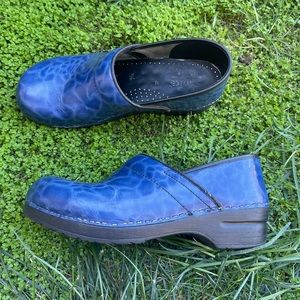 Sanita Blue Clogs, Size 41 (U.S. size 8-9), The Original Danish Clog